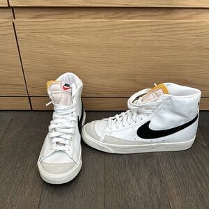 NEW - Nike Blazer Sneakers